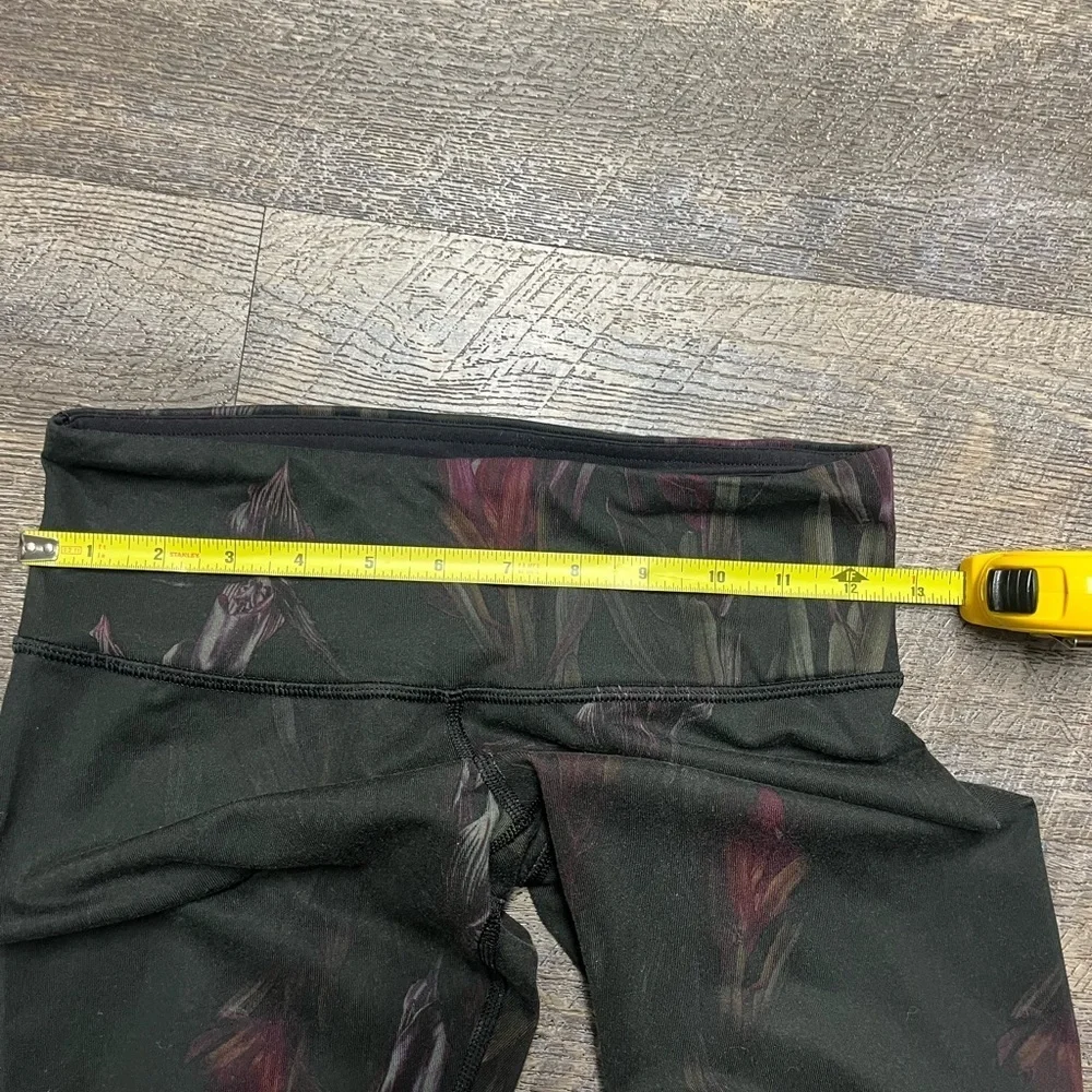 Lululemon Women's Black and Purple Leggings
